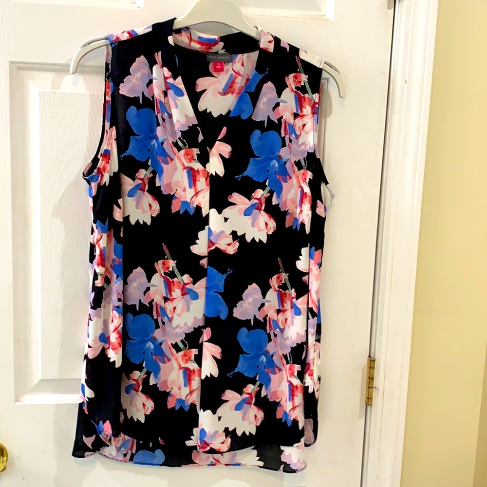 Vince Camuto silky floral blouse!